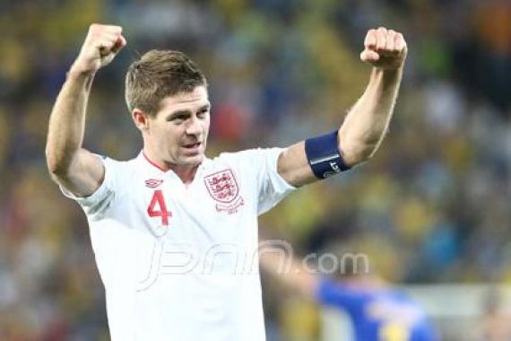 Gerrard Tetap Sandang Ban Kapten - JPNN.COM