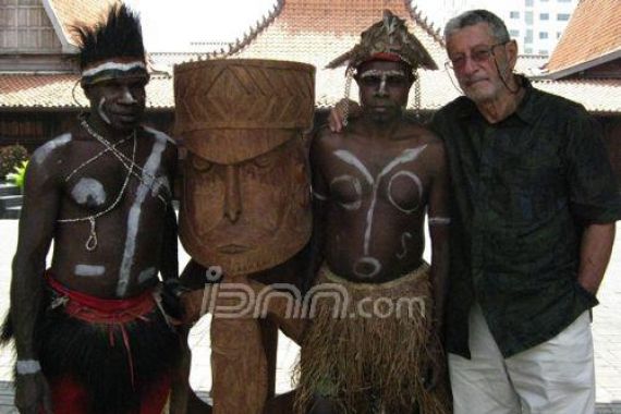 Kal Muller, Pria Hungaria yang 17 Tahun Hidup Bersama Suku Kamoro di Papua - JPNN.COM