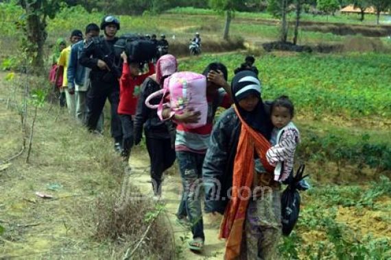 Warga Syiah Akan Dipindahkan - JPNN.COM