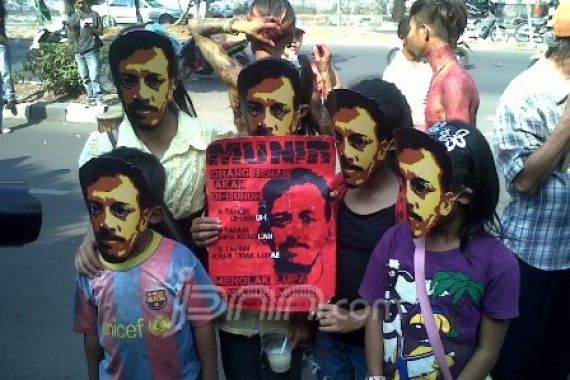 8 Tahun Menolak Lupa Kasus Pembunuhan Munir - JPNN.COM