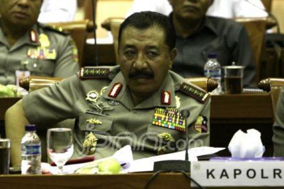 Kapolri Keukeuh Tarik 20 Penyidik dari KPK - JPNN.COM