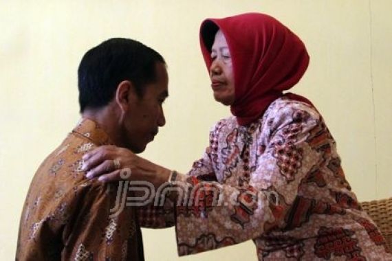 Sungkem Ibunda, Jokowi Diwejang - JPNN.COM