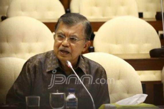 JK: Tawuran Karena Posisi Guru Lemah - JPNN.COM