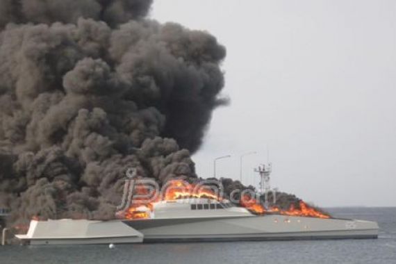 KRI Klewang Terbakar, Kontraktor Harus Tanggung Jawab - JPNN.COM