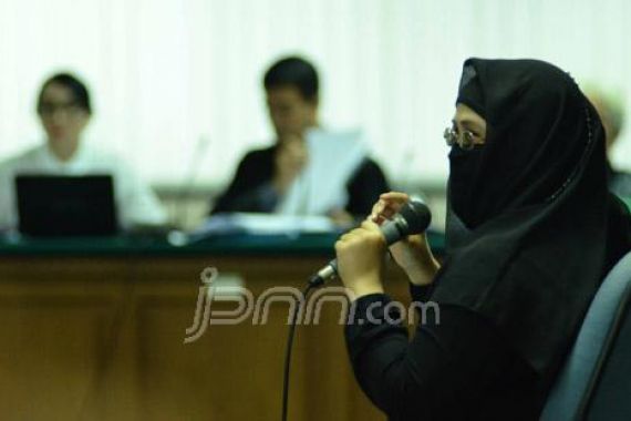 Yulianis Ungkap 16 Aliran Dana ke Angie dan Wayan Koster - JPNN.COM