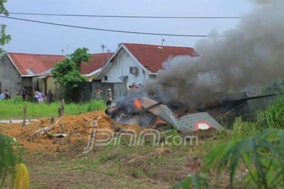 Evakuasi Bangkai Pesawat Tempur Tunggu Investigasi - JPNN.COM