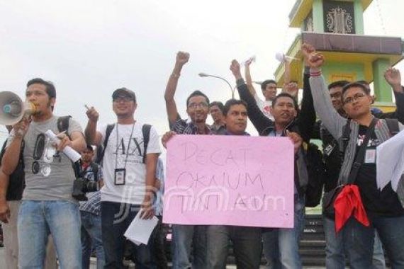 Wartawan Aceh Bergerak, Tuntut Pecat Letkol Robert Simanjuntak - JPNN.COM