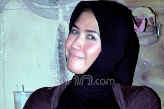 Nicky Astria Kolaborasi Mantan Suami Titi DJ - JPNN.COM