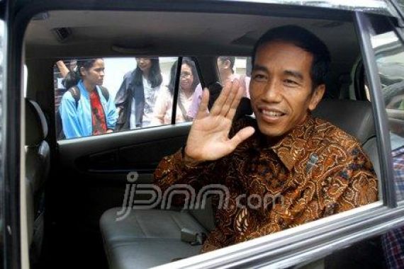 Jokowi Ingin Nggowes ke Kantor - JPNN.COM