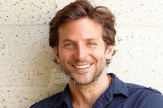 Bradley Cooper Ingin Selalu Bisa Mencintai - JPNN.COM