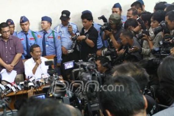 Dahlan Janji Lebih Rajin Bersihkan 'Rumah' Sendiri - JPNN.COM