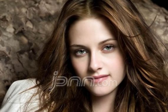 Dakota Fanning Bela Kristen Stewart - JPNN.COM