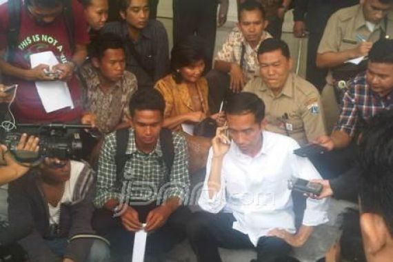 Digeruduk Mahasiswa, Jokowi Langsung Telpon Walikota - JPNN.COM