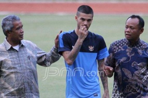 Versi Mahasiswa, Diego Michiels Mabuk Berat - JPNN.COM