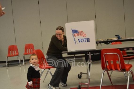 Suka Duka Petugas Pemungutan Suara Pemilu Amerika Serikat - JPNN.COM
