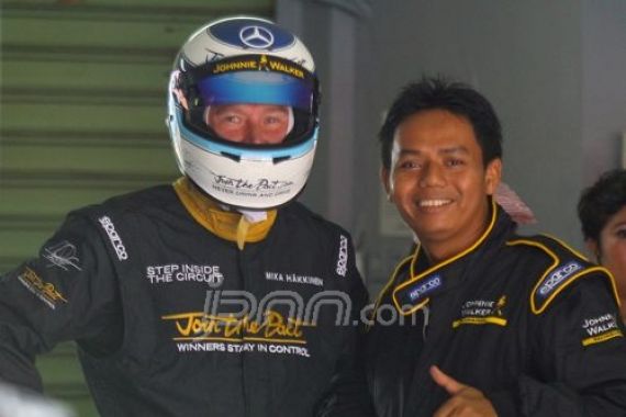 Merasakan Serunya Disopiri Juara Dunia F1 Dua Kali Mika Hakkinen (2-Habis) - JPNN.COM