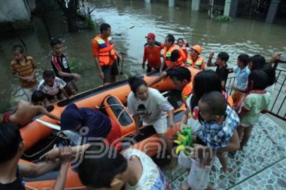 Banjir Rendam Ratusan Rumah dan Pesantren - JPNN.COM