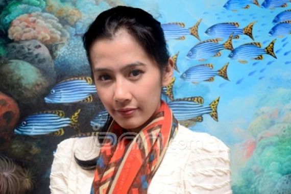 Ardina Rasti, Dua Kali Dipukuli - JPNN.COM