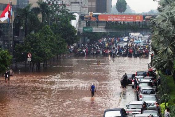 Salemba Lumpuh, Matraman Terendam - JPNN.COM