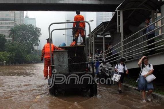 Sekolah Liburkan, PNS Tetap Kerja - JPNN.COM