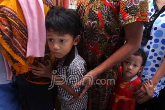 Jalanan Disesaki Posko Banjir - JPNN.COM