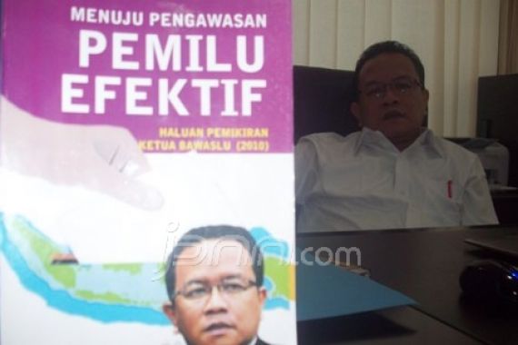 Masih Sempat Susun Buku - JPNN.COM