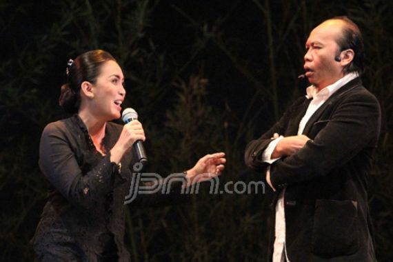 Rieke Kampanye Lewat Teater - JPNN.COM