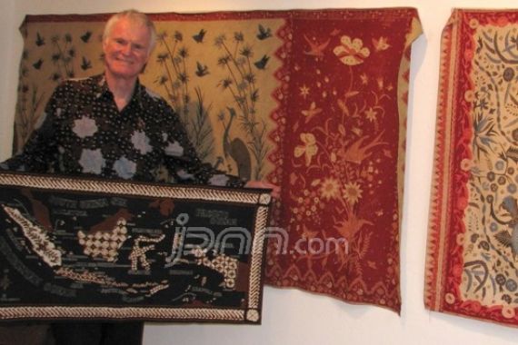 Punya Museum Batik Terlengkap di Eropa - JPNN.COM