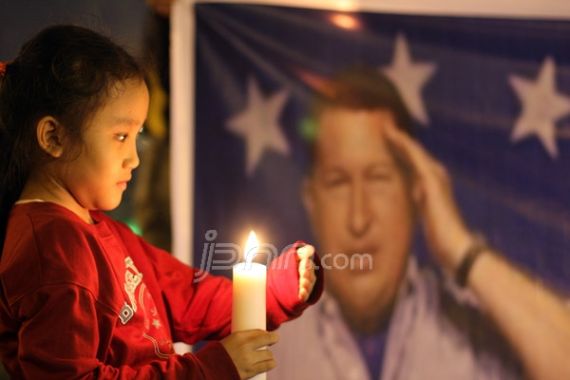 Seribu Lilin di Bundaran HI untuk Kenang Chavez - JPNN.COM