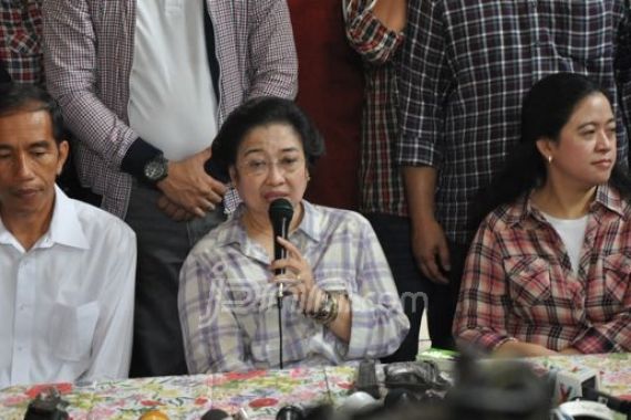 Guruh Anggap Jokowi Lebih Baik Ketimbang Mega dan Puan - JPNN.COM