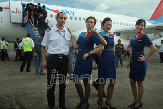 Sukhoi Superjet 100 Terbang Perdana Rute Makassar-Sorong - JPNN.COM