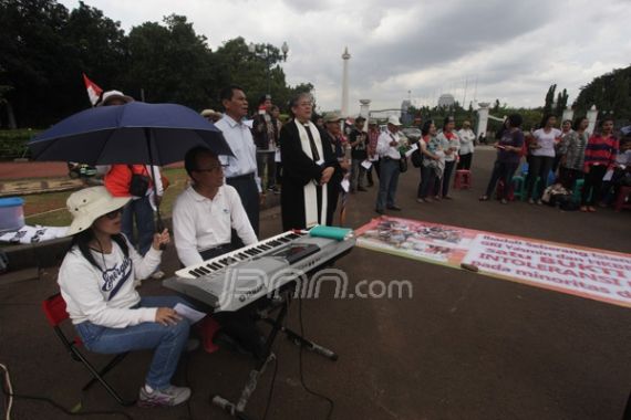 Kebaktian Di Depan Istana Negara - JPNN.COM