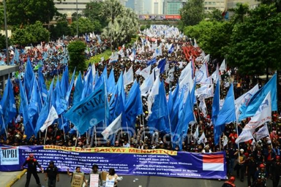 Istana 'Diserbu' Buruh, SBY Peringati May Day di Jatim - JPNN.COM