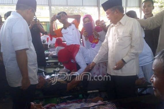 JK ke Banyuwangi Bagi Sumbangan - JPNN.COM