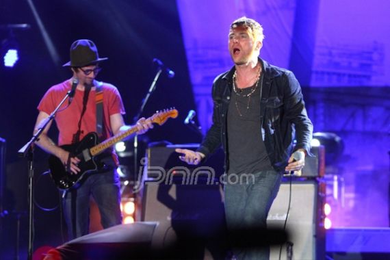 Blur Hentak Senayan dengan Hits Alternatif Rock 90an - JPNN.COM