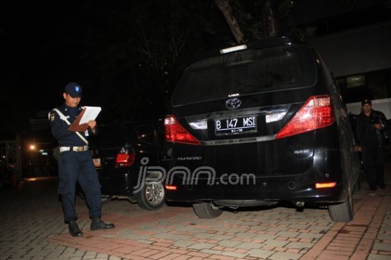 Penyitaan Alphard Berlangsung Cepat - JPNN.COM