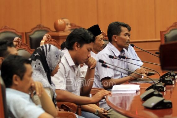 Minta Anaknya Dimenangkan, Bupati Beri Kades Rp15 Juta - JPNN.COM