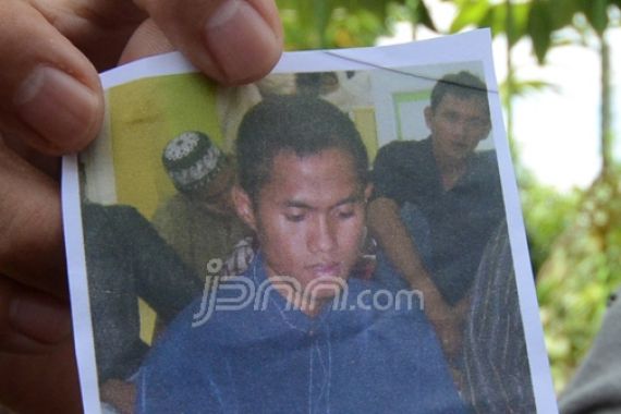 Densus 88 Tangkap Terduga Rekan Pelaku Bom Bunuh Diri Poso - JPNN.COM