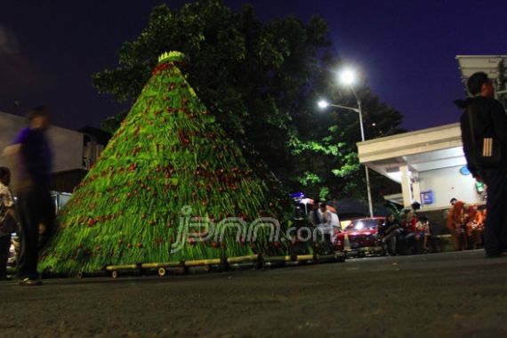 Tumpeng Raksasa Sudah Siap Meriahkan HUT DKI - JPNN.COM