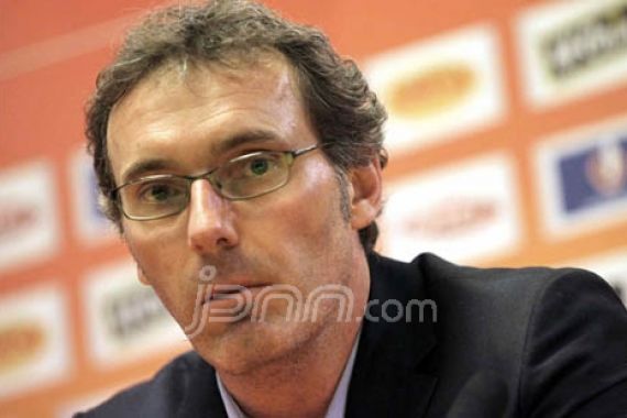 Laurent Blanc Resmi Latih PSG - JPNN.COM