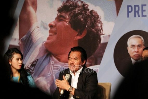 Maradona Resek, Panitia Stres - JPNN.COM