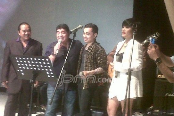 Maradona Hibur Peserta Gala Dinner dengan Lagu 'Besame Mucho' - JPNN.COM