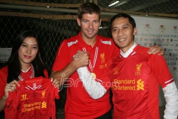 Ibas Merasa Seperti Mimpi Bisa Bertemu Gerrard - JPNN.COM