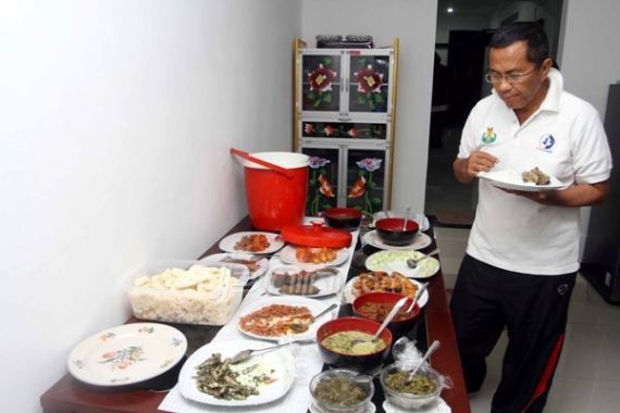 Saya Kangen Masakan Istri - JPNN.COM