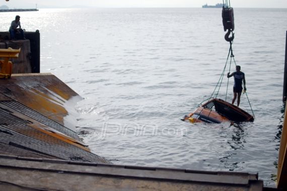 Dermaga Pelabuhan Merak Ambruk - JPNN.COM