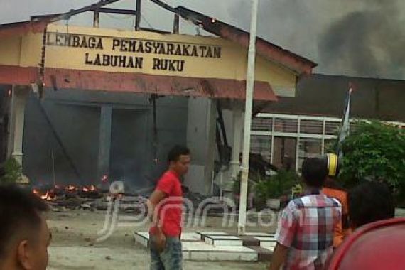 Sembunyi di Rumah Warga, 2 Napi Berhasil Ditangkap - JPNN.COM