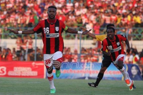 Persipura Berpesta di SGB - JPNN.COM