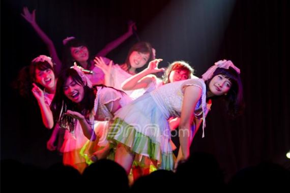 Show Spesial di Satu Tahun Teater JKT48 - JPNN.COM