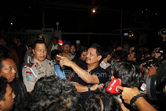 Mengawal Truk Sendirian Langgar Prosedur - JPNN.COM