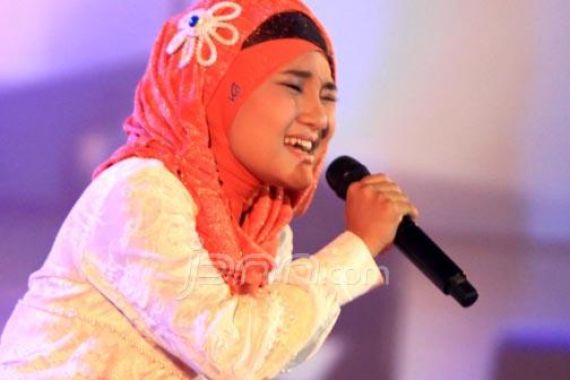 Tanda Tangan Fatin Laku Rp 6,5 Juta - JPNN.COM